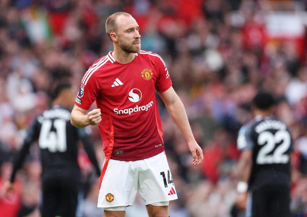 2025赛季，成都蓉城以红焰为刃、热血为甲，在三...